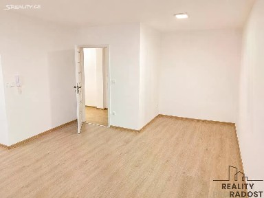 Pronájem bytu 1+1 34 m² Velká nad Veličkou