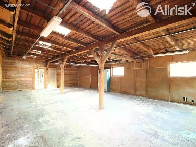 Pronájem skladového prostoru 200 m²
