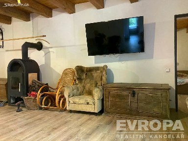 Pronájem rodinného domu 280 m², pozemek 877 m² Heřmanov