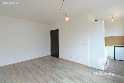 Pronájem bytu 1+kk 27 m² Ostravská, Kladno - Kročehlavy