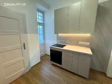 Pronájem bytu 3+1 75 m² Vinohradská, Praha - Vinohrady