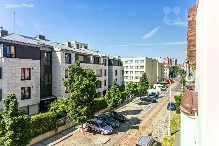 Pronájem bytu 2+kk 40 m² Na Petynce, Praha - Střešovice