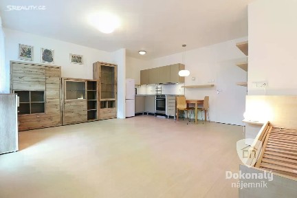 Pronájem bytu 1+kk 40 m² Hlivická, Praha - Bohnice