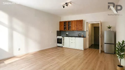Pronájem bytu 1+kk 32 m² Šlikova, Praha - Břevnov