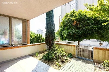 Pronájem bytu 1+kk 34 m² Máslova, Praha - Dejvice