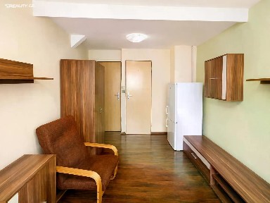 Pronájem bytu 1+kk 20 m² Českobrodská, Praha