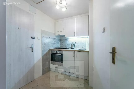 Pronájem bytu 1+1 29 m² Podolská, Praha - Podolí