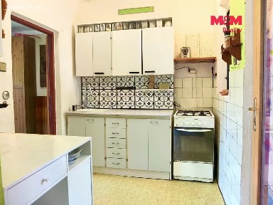 Prodej rodinného domu 66 m², pozemek 2524 m²