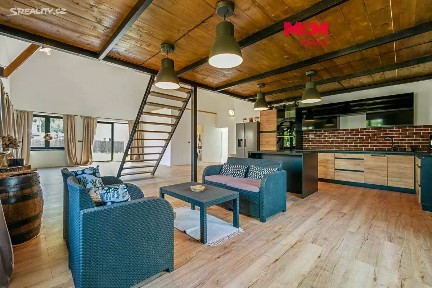 Prodej rodinného domu 156 m², pozemek 1285 m²
