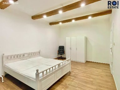 Pronájem bytu 2+kk 51 m² Janovského, Praha - Holešovice