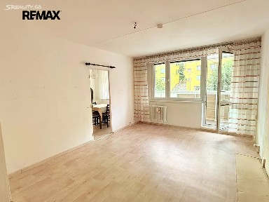 Pronájem bytu 3+1 73 m² Jeseniova, Praha - Žižkov