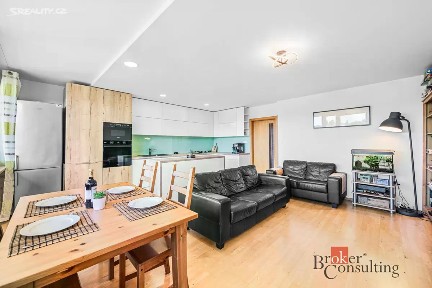 Prodej bytu 3+kk 75 m² Nevanova, Praha - Řepy