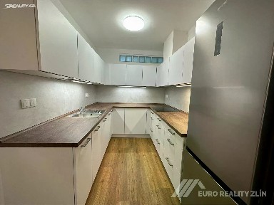 Pronájem bytu 2+kk 65 m² Ševcovská, Zlín
