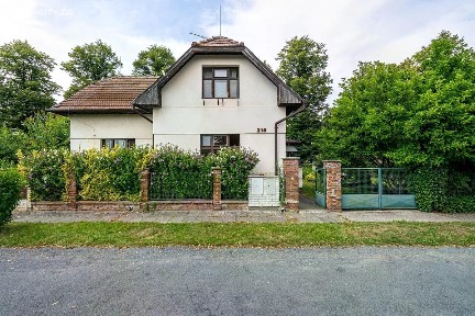 Tyršova, Luštěnice