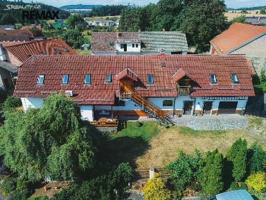 Prodej rodinného domu 240 m², pozemek 1034 m²
