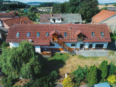 Prodej rodinného domu 240 m², pozemek 1034 m²