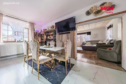 Prodej rodinného domu 267 m², pozemek 574 m²