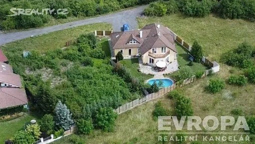 Prodej rodinného domu 231 m², pozemek 1600 m²