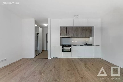 Pronájem bytu 1+kk 31 m² Cyklistická, Plzeň - Východní Předměstí
