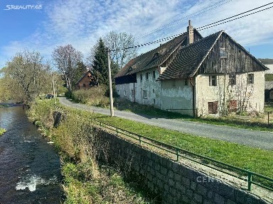 Prodej rodinného domu 288 m², pozemek 2090 m²