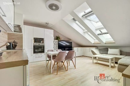 Prodej bytu 3+kk 69 m² Generála Selnera, Kladno - Kročehlavy