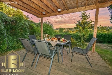 Prodej rodinného domu 287 m², pozemek 2074 m²