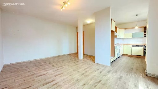 Pronájem bytu 1+kk 38 m² Souběžná, Brno - Židenice