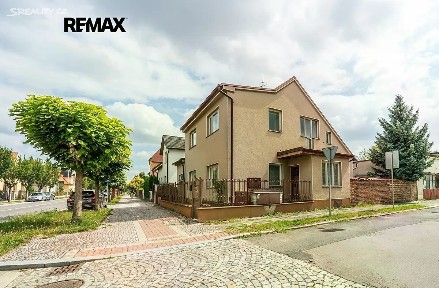 Prodej rodinného domu 294 m², pozemek 427 m²