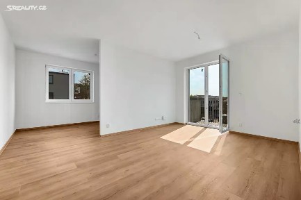 Prodej bytu 2+kk 45 m² Topolová, Milovice - Mladá