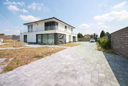 Prodej rodinného domu 336 m², pozemek 1620 m²