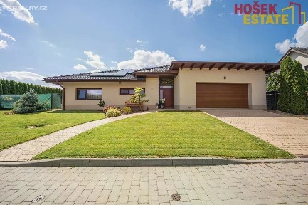 Prodej rodinného domu 240 m², pozemek 1133 m²