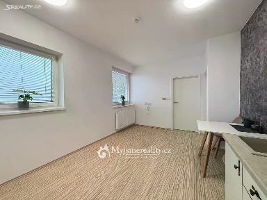 Pronájem bytu 2+kk 38 m² Růžičkova, Znojmo
