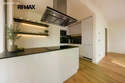 Prodej bytu 3+kk 101 m² Menclova, Praha - Libeň