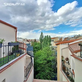 Pronájem bytu 2+1 90 m² Březinova, Praha - Karlín