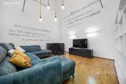 Pronájem kanceláře 146 m² Korunní, Praha - Vinohrady