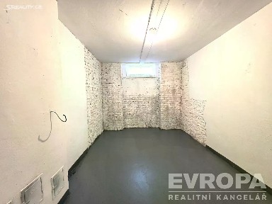 Pronájem skladového prostoru 14 m² U Jedličkova ústavu, Praha - Nusle