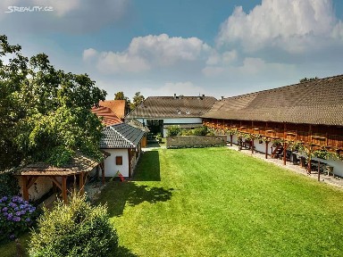 Prodej vícegeneračního domu 950 m², pozemek 4170 m²