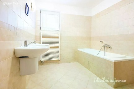 Pronájem bytu 4+1 96 m² Lipová, České Budějovice - České Budějovice 2