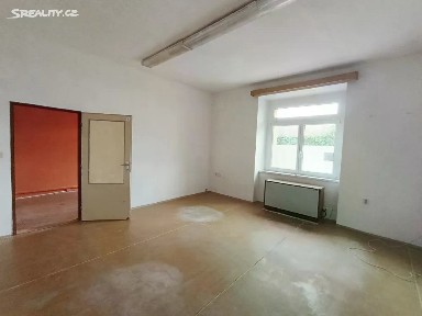 Hradec Králové, Plotiště nad Labem, Petra Jilemnického, 50