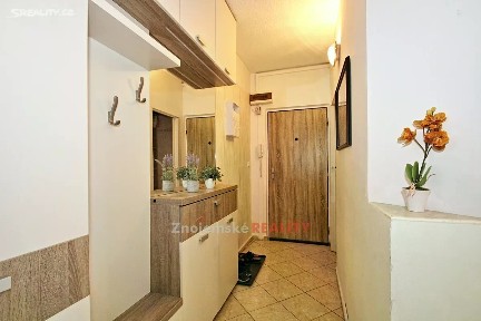 Pronájem bytu 2+1 60 m² V Zahradách, Dobšice