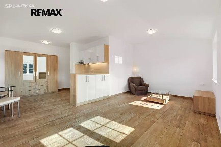 Pronájem bytu 1+kk 36 m² Fügnerova, Hořovice