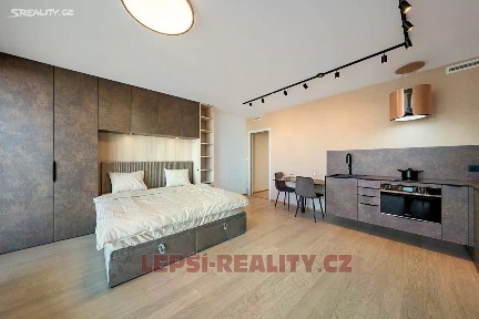 Pronájem bytu 1+kk 37 m² Šiklové, Praha - Smíchov