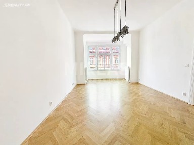 Pronájem bytu 2+kk 60 m² Husitská, Praha - Žižkov