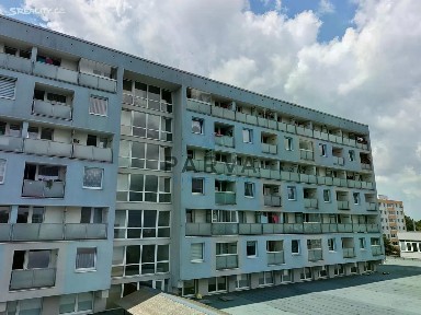 Prodej bytu 2+kk 30 m² náměstí Sítná, Kladno - Kročehlavy