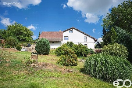 Prodej rodinného domu 401 m², pozemek 2071 m²