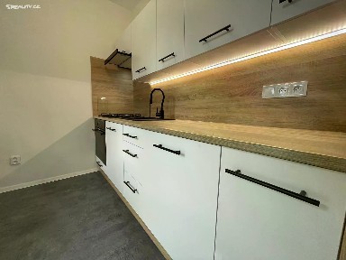 Pronájem bytu 2+1 60 m² Dukelská, Třinec - Lyžbice