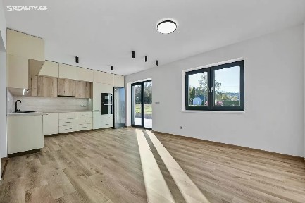 Pronájem bytu 5+kk 126 m² Vidče
