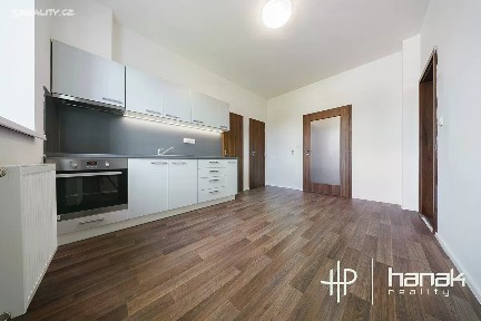 Pronájem bytu 2+1 71 m² Jívavská, Šternberk