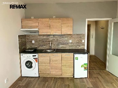 Pronájem bytu 1+kk 23 m² Lužická, Olomouc - Povel