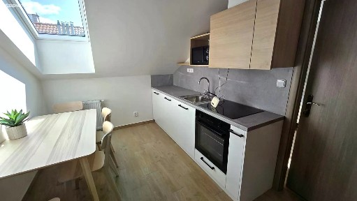 Pronájem bytu 4+1 88 m² 1. máje, Olomouc
